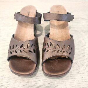 Naot Leather Slip On Sandals w/Cutout Leaf Design Brown/Bronze Women's Size 9/40